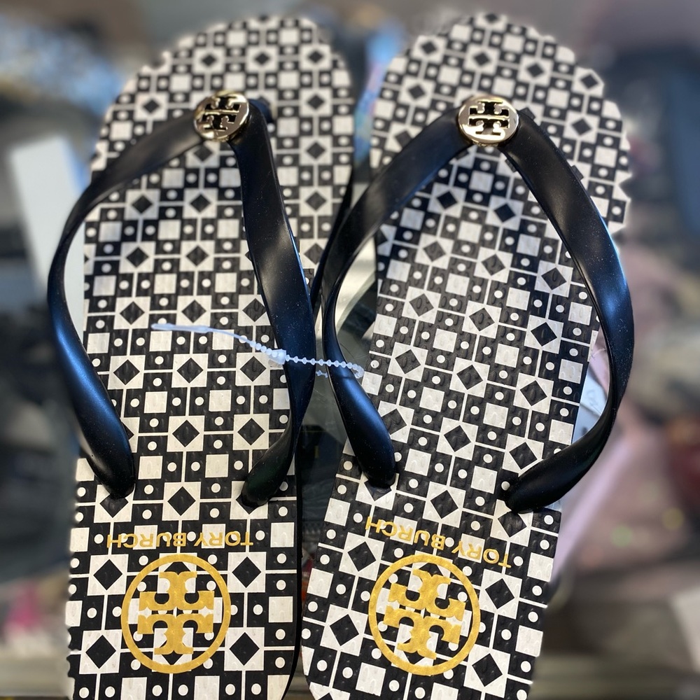 New size 8 Tory flip flops